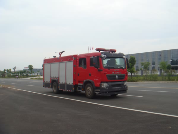 江特牌JDF5163GXFPM50型泡沫消防車(chē)